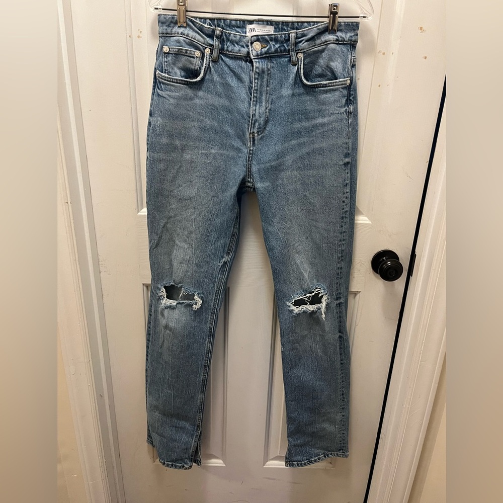 LIKE NEW Zara High Rise Distressed Split Hem Jeans - Sz 8